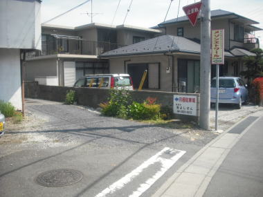 リヴェール駐車場入口